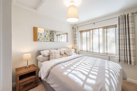 5 Appleton Avenue, Stourbridge, DY8 2JZ