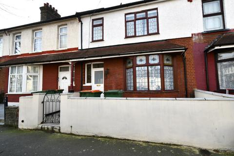 4 bedroom terraced house to rent, Gardner Road, London, E13