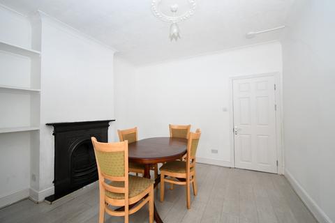 4 bedroom terraced house to rent, Gardner Road, London, E13