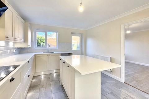 5 bedroom detached house for sale, Kingfisher Rise, Saxmundham IP17