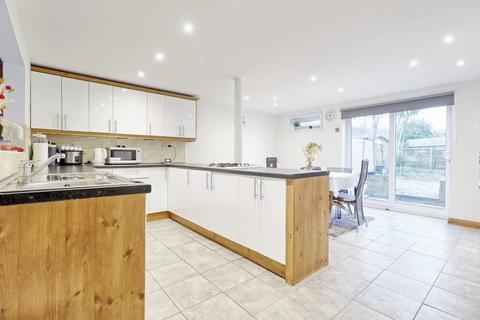 5 Monkside, Basildon, SS14 2QD