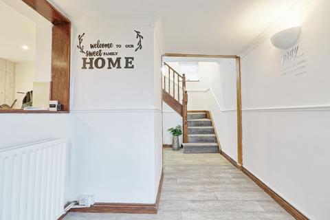 5 Monkside, Basildon, SS14 2QD