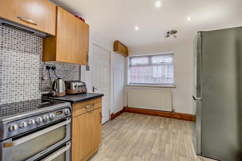118 Bawtry Road, Harworth, Doncaster, DN11 8NS