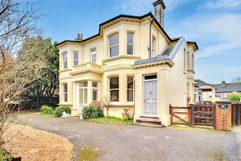 3 bedroom house for sale, Lansdowne Road, Worthing