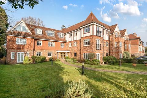 2 bedroom flat for sale, Portmore Park Road, Weybridge, KT13