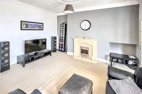 2 bedroom flat for sale, Armstrong Terrace, West Park, South Shields, Tyne and Wear, NE33 4LE