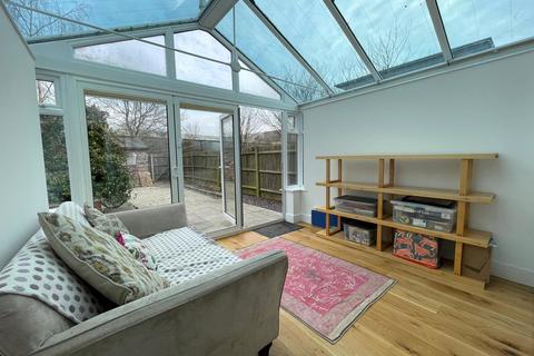 148 Wraysbury Drive, Yiewsley, West Drayton, UB7 7FR