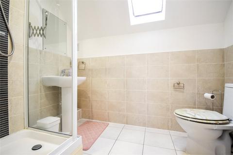 148 Wraysbury Drive, Yiewsley, West Drayton, UB7 7FR