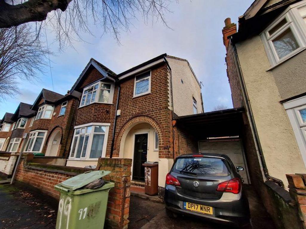 A charming exterior view of a well-maintained p...