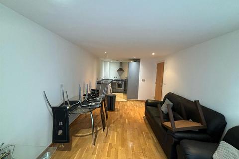 2 bedroom flat to rent, Oldham Street, Liverpool, L1