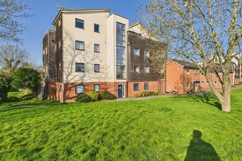 2 bedroom flat for sale, Quercetum Close, Aylesbury HP19