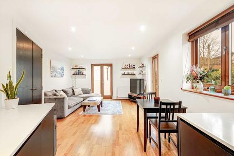 2 bedroom maisonette for sale, Ockley Road, London SW16