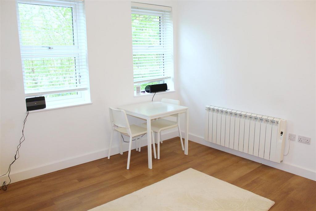 Flat 13 Porters Wood House - Lounge - 1.jpg