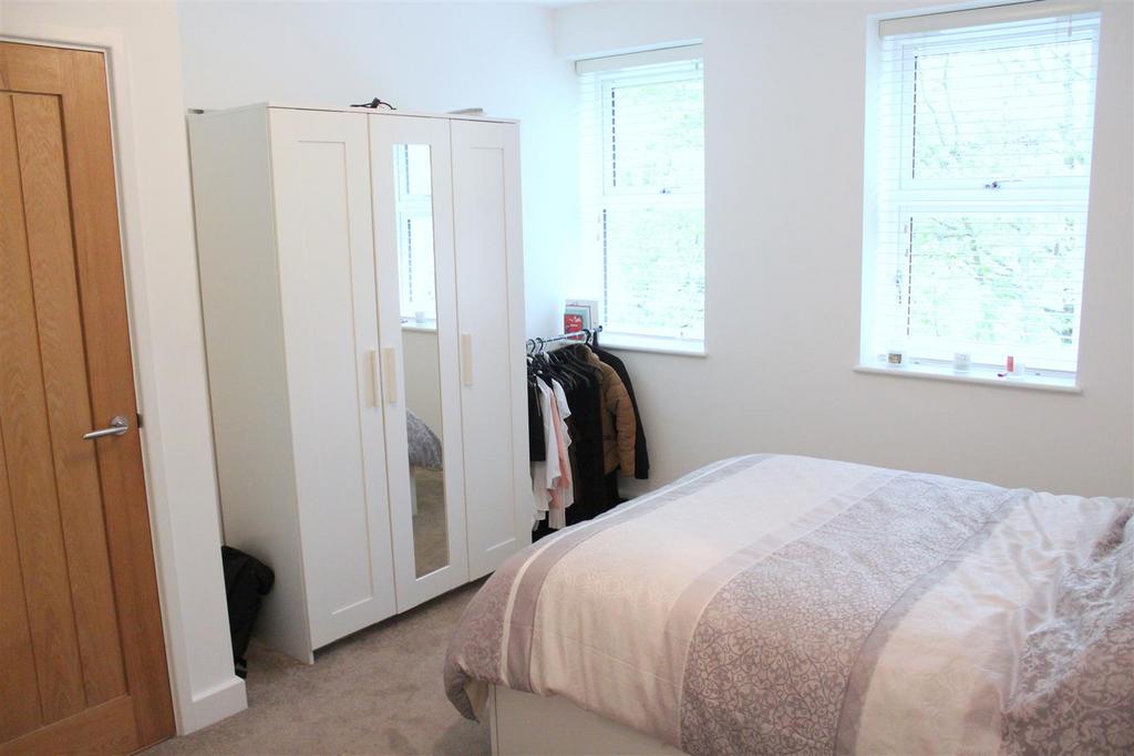 Flat 13 Porters Wood House - Bedroom - 1.jpg