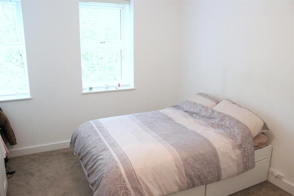 Flat 13 Porters Wood House - Bedroom - 2.jpg