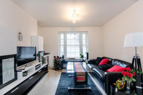 2 bedroom flat for sale, Cheylesmore House, Ebury Bridge Road, London, SW1W