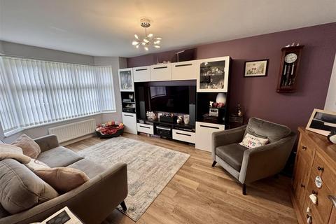 undefined, Clos Maes Rhedyn, Gorslas, Llanelli