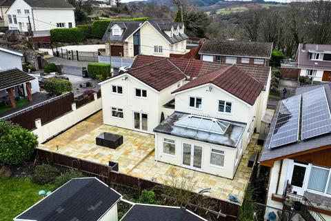 6 bedroom detached house for sale, Pentwyn Road, Treharris CF46