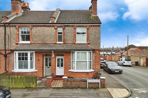 3 bedroom end of terrace house to rent, Manor Road, Leamington Spa