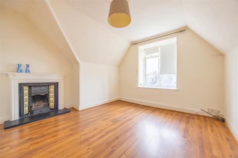 2 bedroom apartment for sale, COSSINGTON ROAD, Westcliff-On-Sea