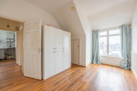 2 bedroom apartment for sale, COSSINGTON ROAD, Westcliff-On-Sea