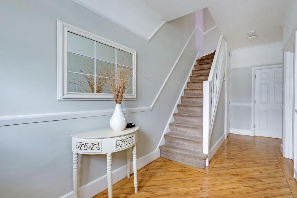 01-5abb JHProp Wpen - 44 Avenue Road - 1-medium.jpg