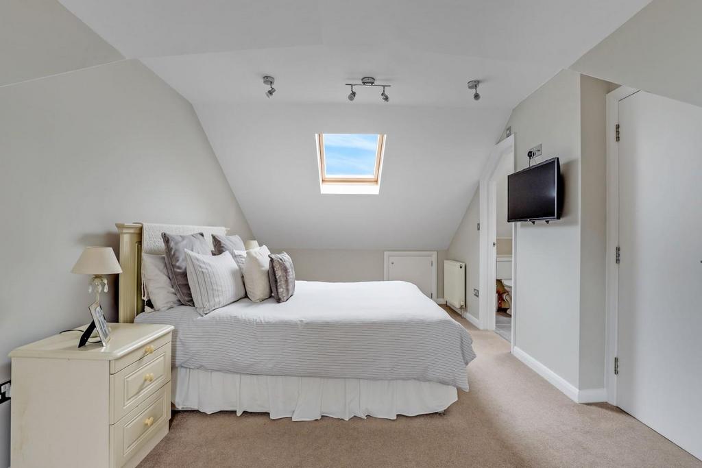 12-2905 JHProp Wpen - 44 Avenue Road - 34-medium.jpg