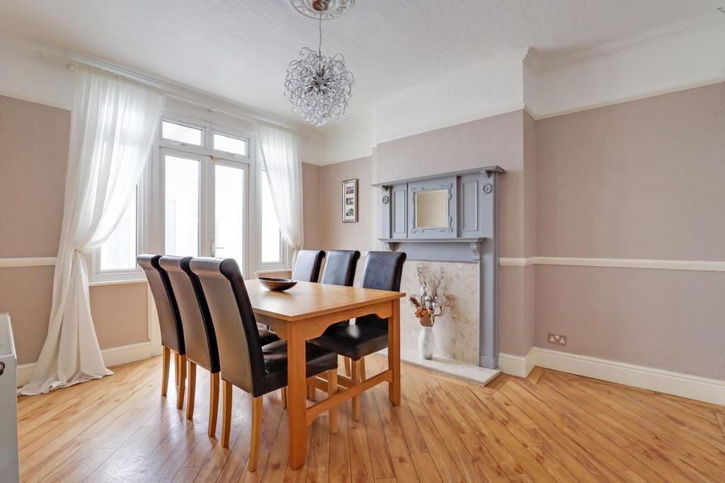 07-70f8 JHProp Wpen - 44 Avenue Road - 19-medium.jpg