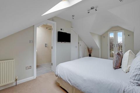 44 Avenue Road, London, SE20 7RR