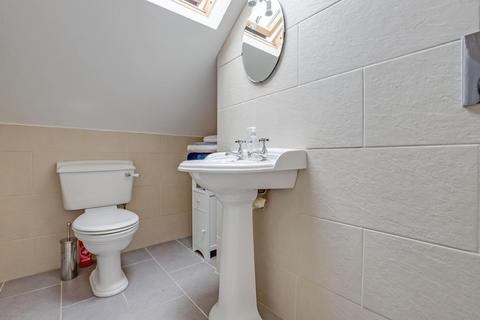 44 Avenue Road, London, SE20 7RR