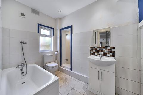 50 Bramshot Avenue, London, SE7 7JF
