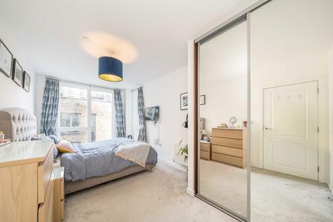 2 bedroom flat to rent, Madeira Street, London E14