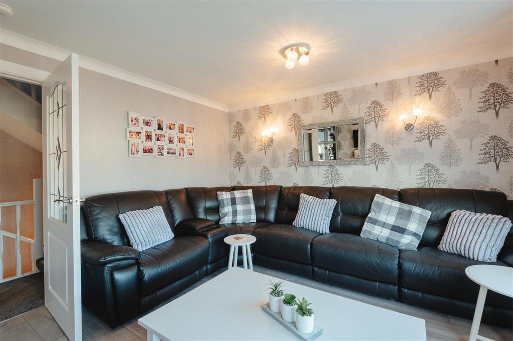 16 Denholm Terrace-13.jpg