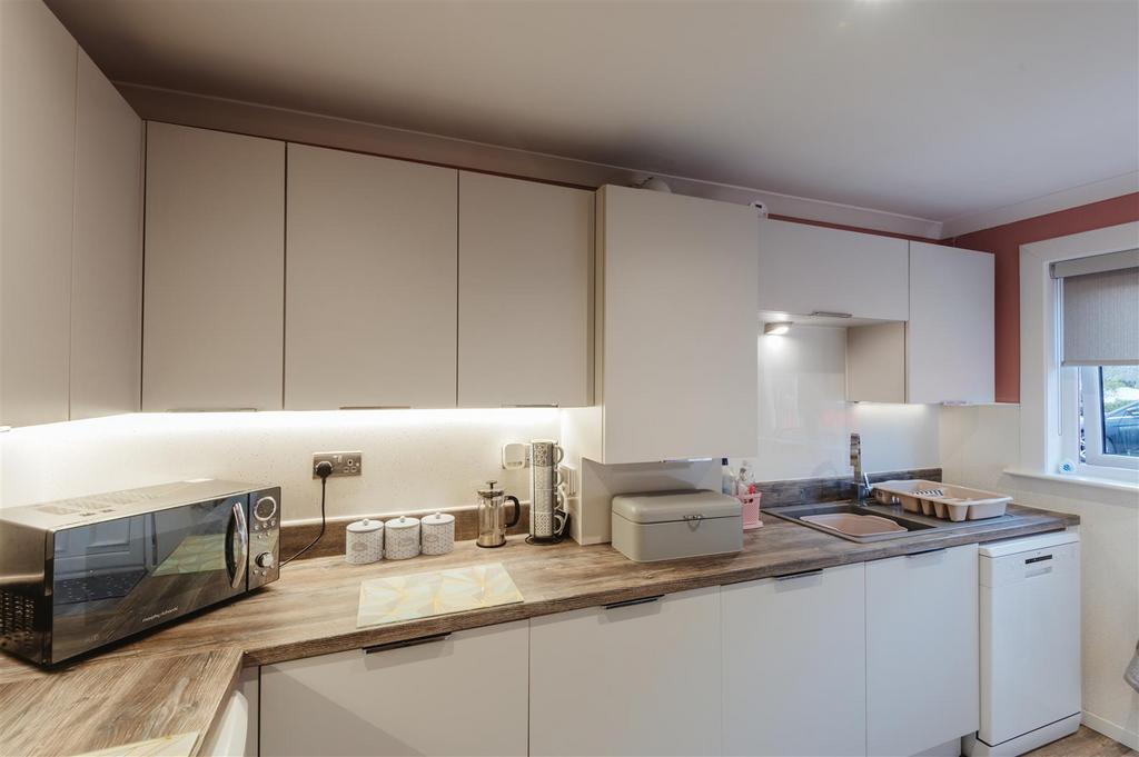 16 Denholm Terrace-22.jpg
