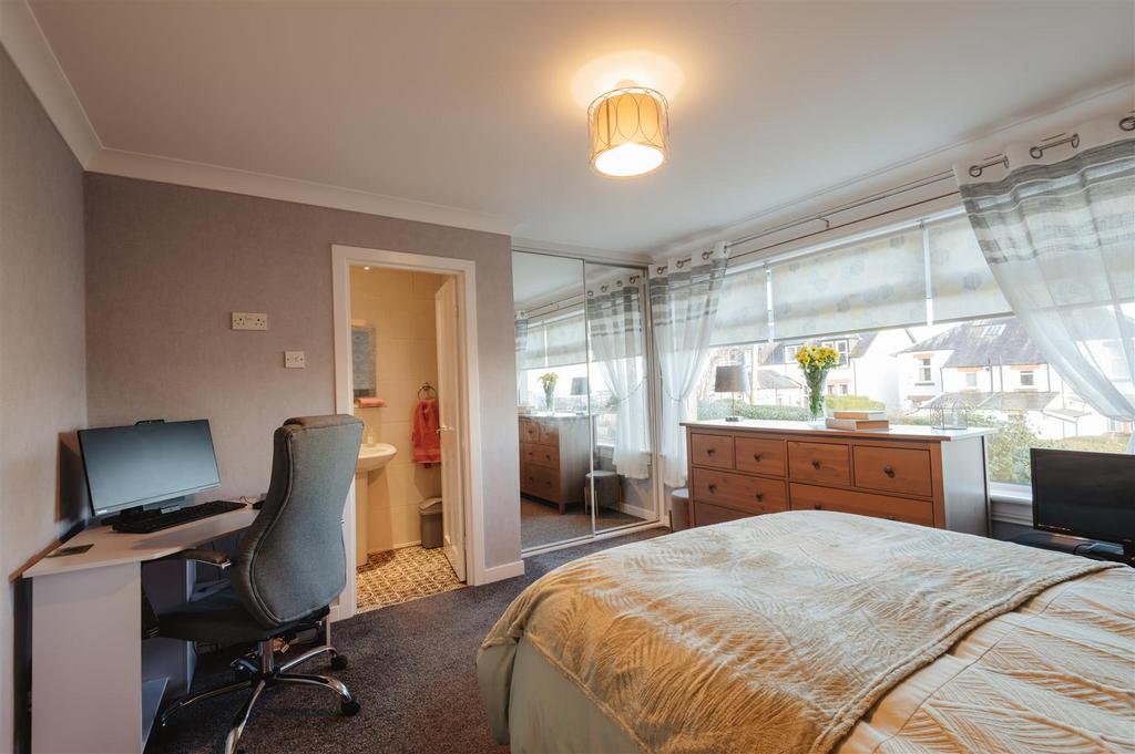 16 Denholm Terrace-28.jpg