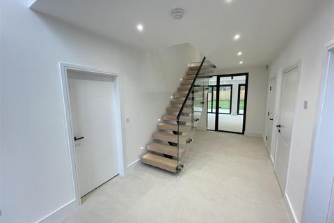 14a Kingsway, Heswall, Wirral, CH60 3SW