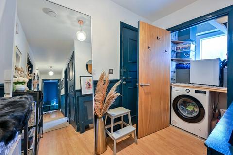 Flat 4, 49 Silwood Street, London, SE16 2AU