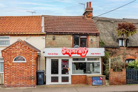 2 bedroom terraced house for sale, Beach Road, Caister-On-Sea