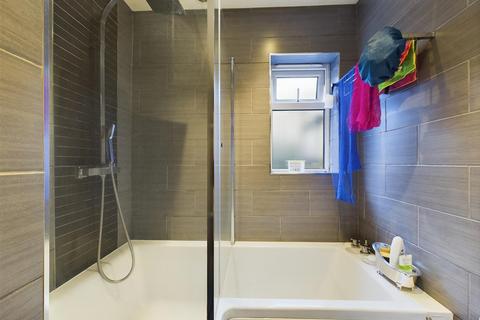 45 The Glade, Coulsdon, CR5 1SS