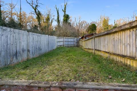 45 The Glade, Coulsdon, CR5 1SS