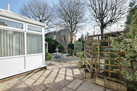 2 bedroom bungalow for sale, Spring Lane, Bexhill-On-Sea