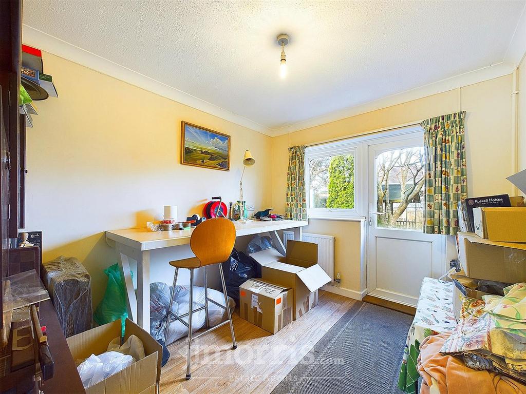 5th Bedroom / Study