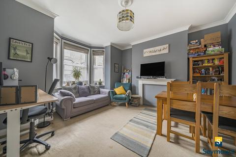 1 bedroom flat for sale, Sydenham Road, Surrey GU1