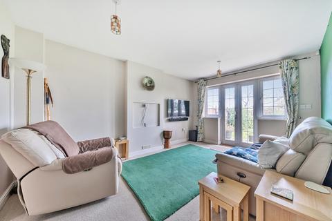 Holly Lodge Chapel Road, Isle Of Grain, Rochester, ME3 0DT