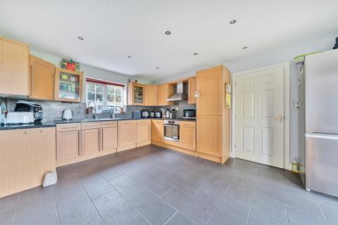 Holly Lodge Chapel Road, Isle Of Grain, Rochester, ME3 0DT