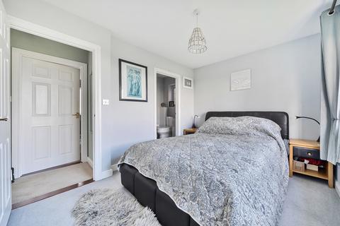 Holly Lodge Chapel Road, Isle Of Grain, Rochester, ME3 0DT