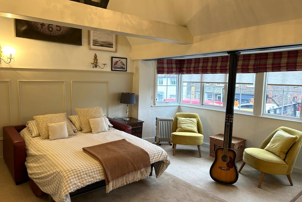 Bedroom 1.jpeg
