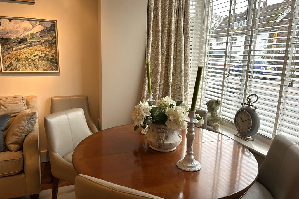 Dining area (2).jpeg