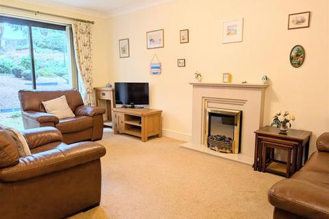 2 bedroom flat for sale, 116 The Cedars, Abbey Foregate, Shrewsbury, SY2 6BY