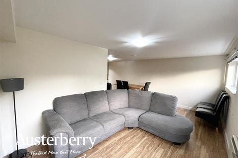 1 bedroom ground floor flat to rent, London Road, Newcastle ST5